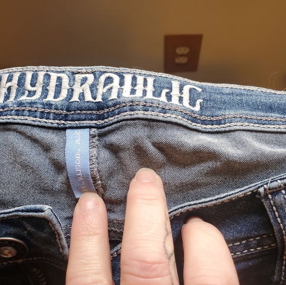 Hydraulic shorts - Picture 2 of 4